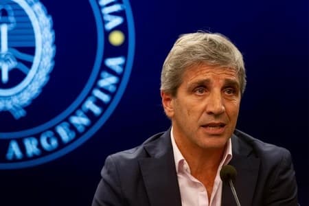 Luis Caputo distribuyó los cupos para compensar créditos fiscales