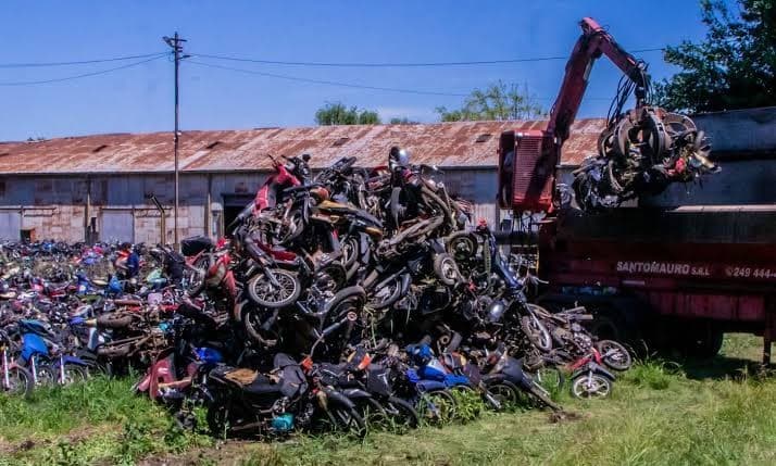 compactar las motos secuestradas en picadas ilegales en Metán