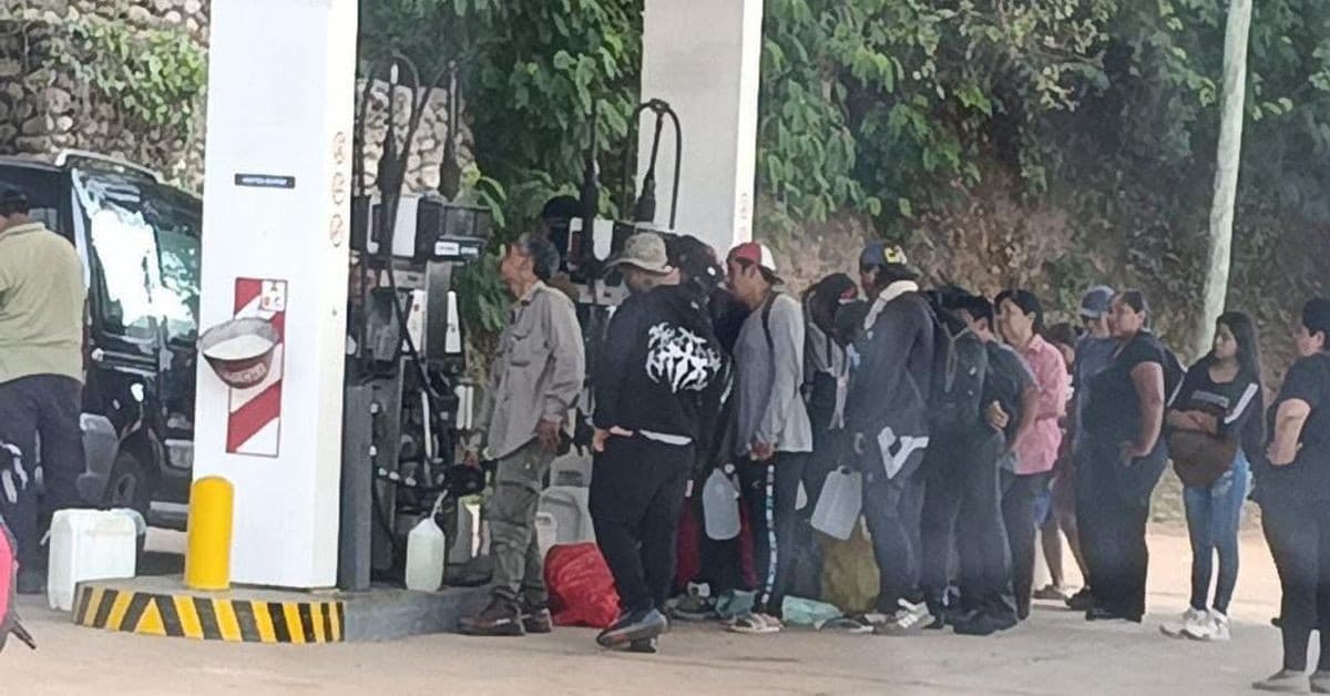 Filas por combustible en la frontera